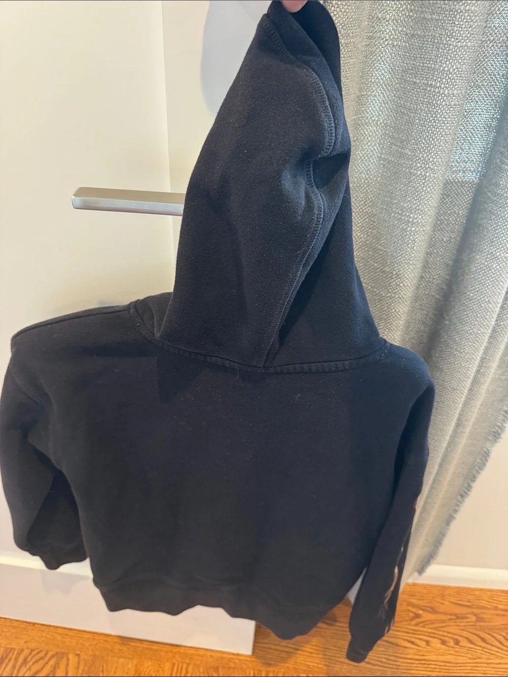 GAP black pullover